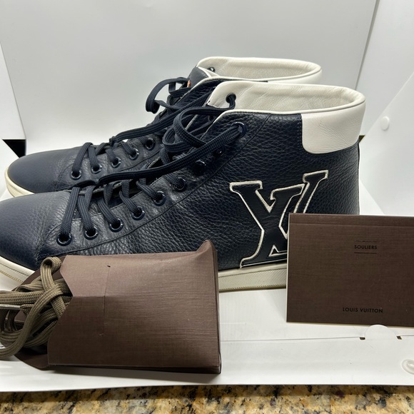 Louis Vuitton sneakers size 12 - Picture 5 of 16